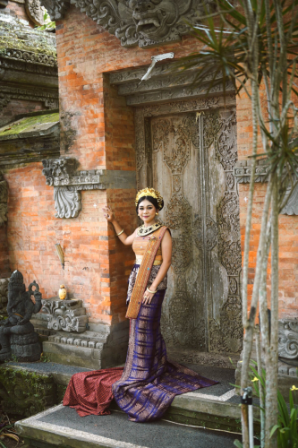 mepandes-ayu-ava-laksmi